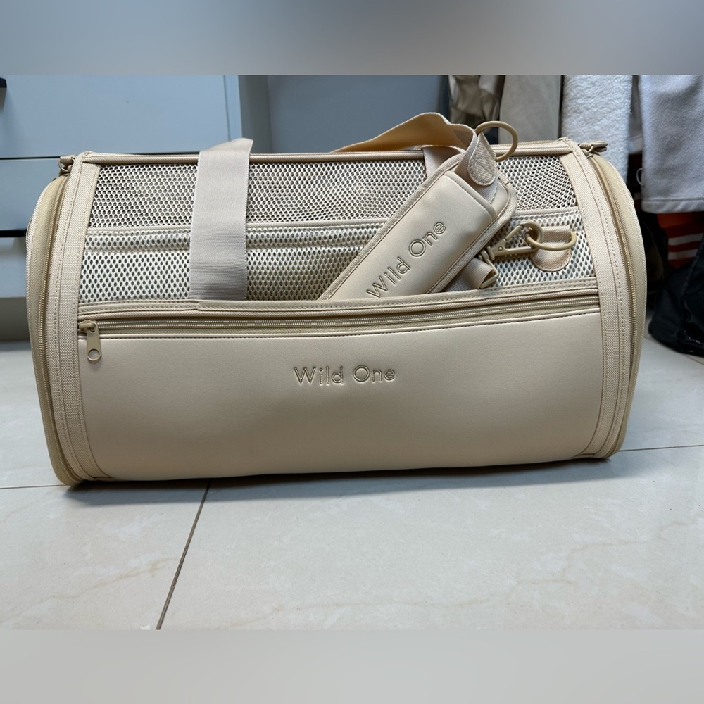 Wild One Travel Carrier Bag - color Tan - New and unused. Fits small pets